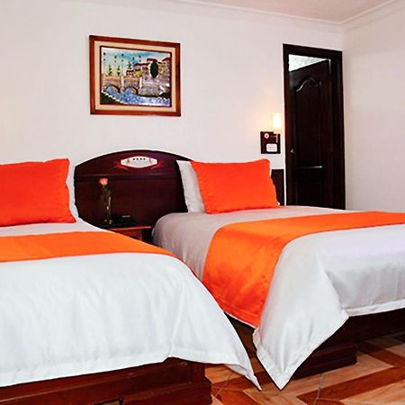 Hotel Plaza Victoria Ibarra Extérieur photo