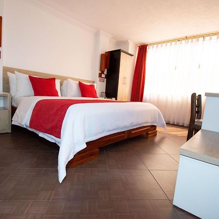 Hotel Plaza Victoria Ibarra Extérieur photo