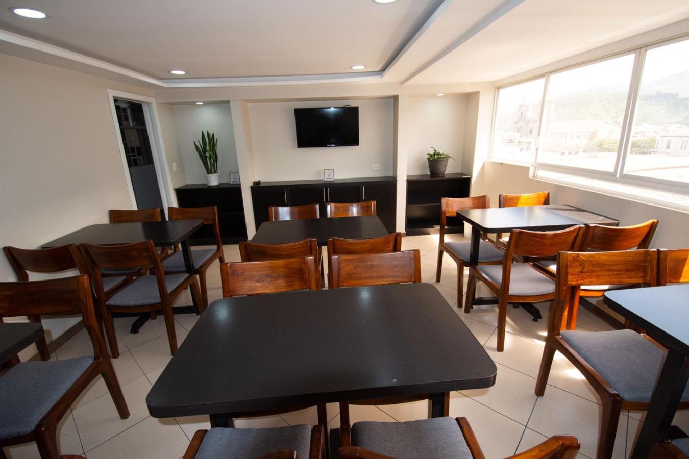 Hotel Plaza Victoria Ibarra Extérieur photo