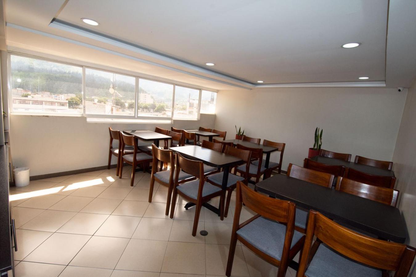 Hotel Plaza Victoria Ibarra Extérieur photo