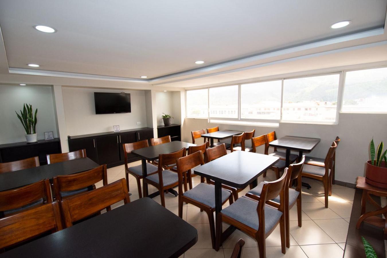 Hotel Plaza Victoria Ibarra Extérieur photo