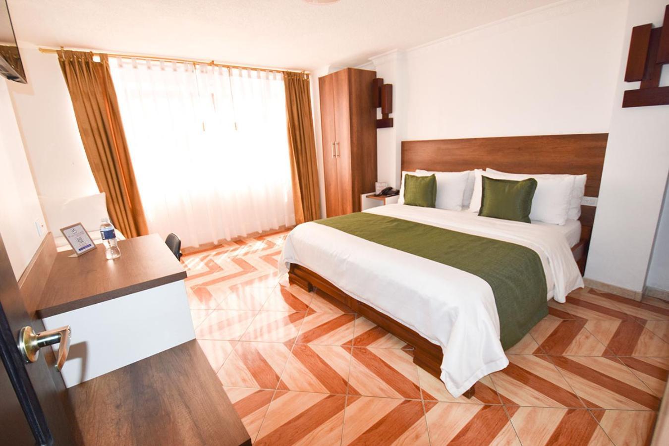 Hotel Plaza Victoria Ibarra Extérieur photo