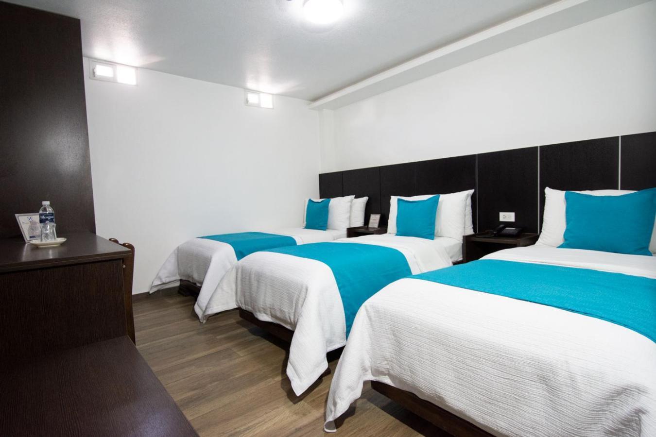 Hotel Plaza Victoria Ibarra Extérieur photo