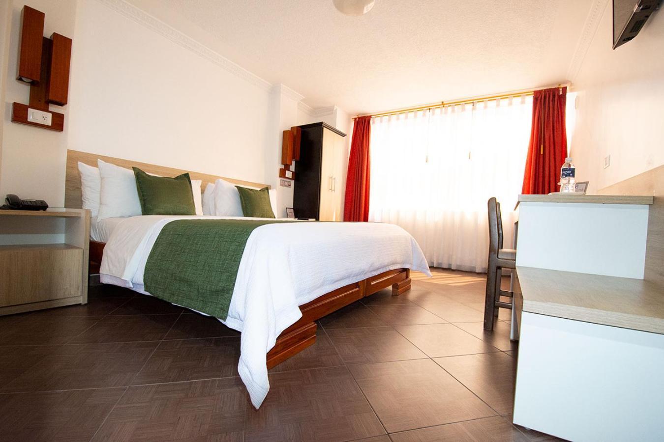 Hotel Plaza Victoria Ibarra Extérieur photo
