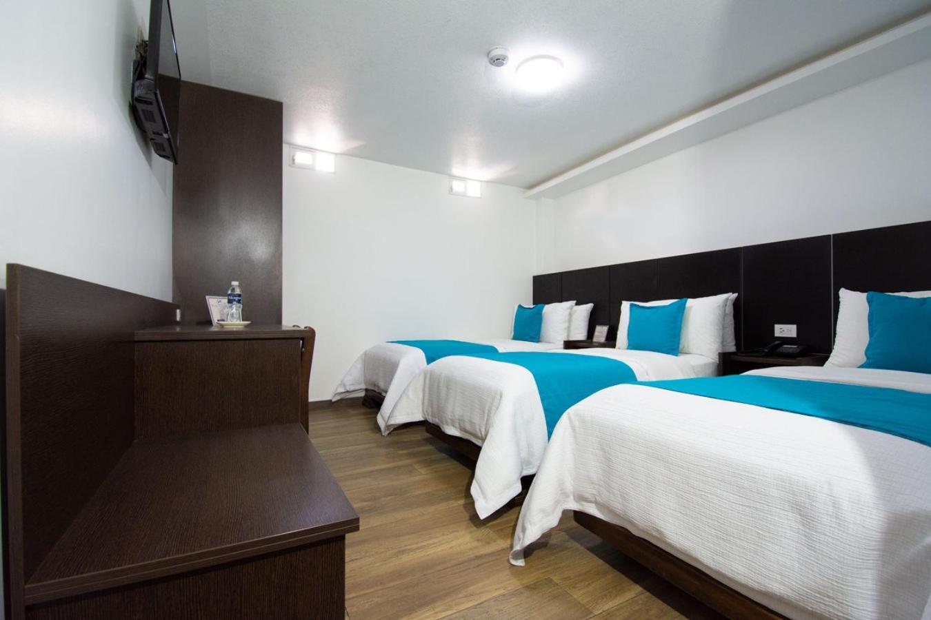 Hotel Plaza Victoria Ibarra Extérieur photo