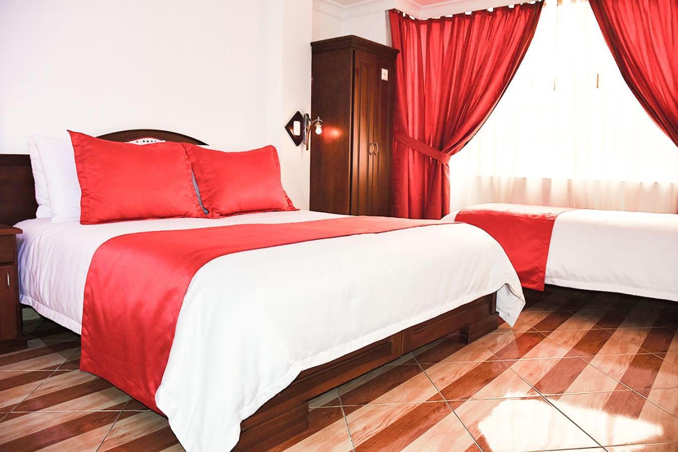 Hotel Plaza Victoria Ibarra Extérieur photo
