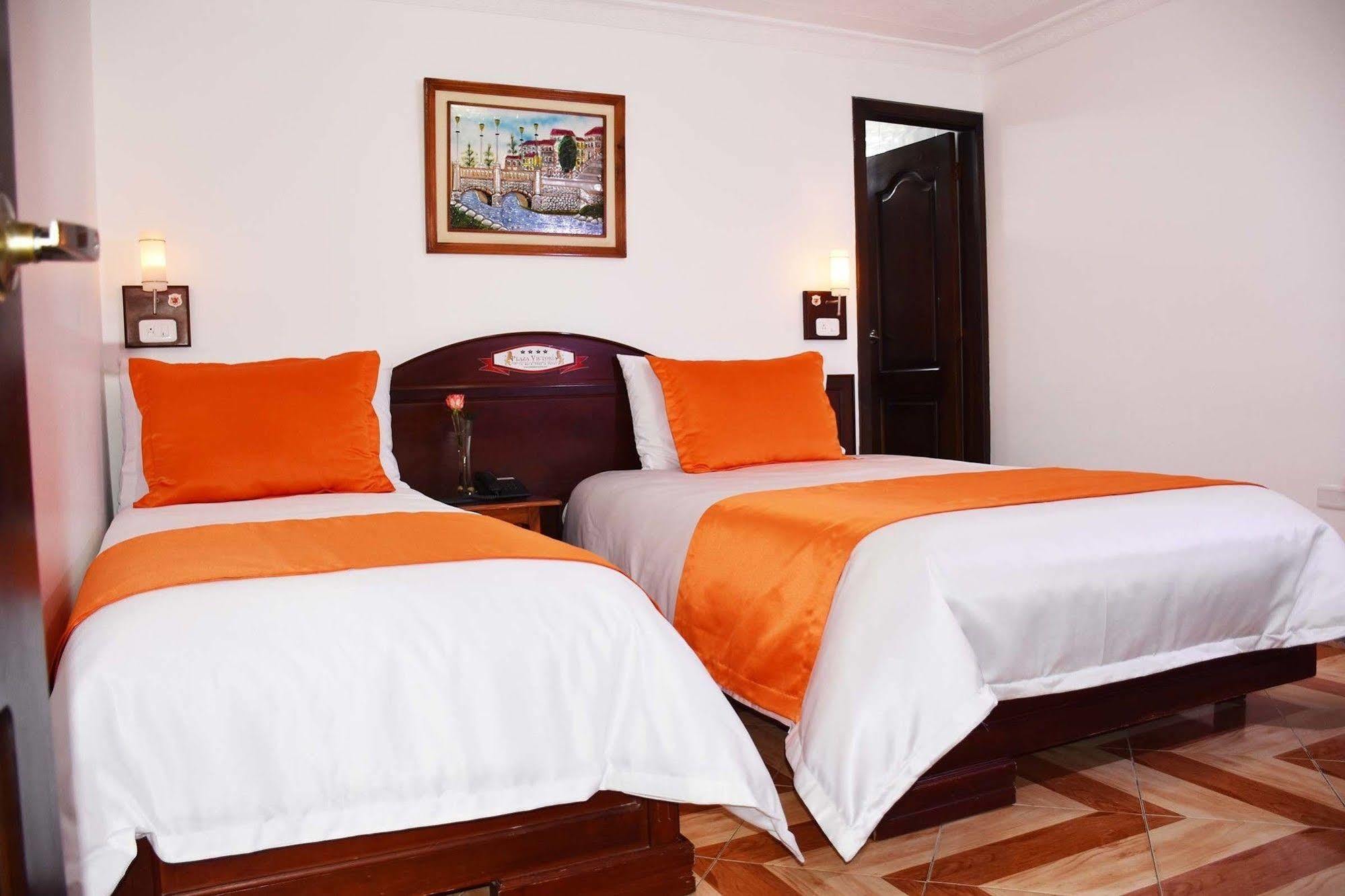 Hotel Plaza Victoria Ibarra Extérieur photo